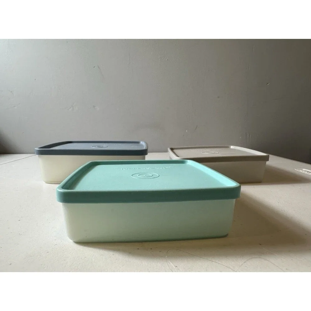 Lot of 3 Tupperware Square Sandwich Keepers 670 & Lids 671